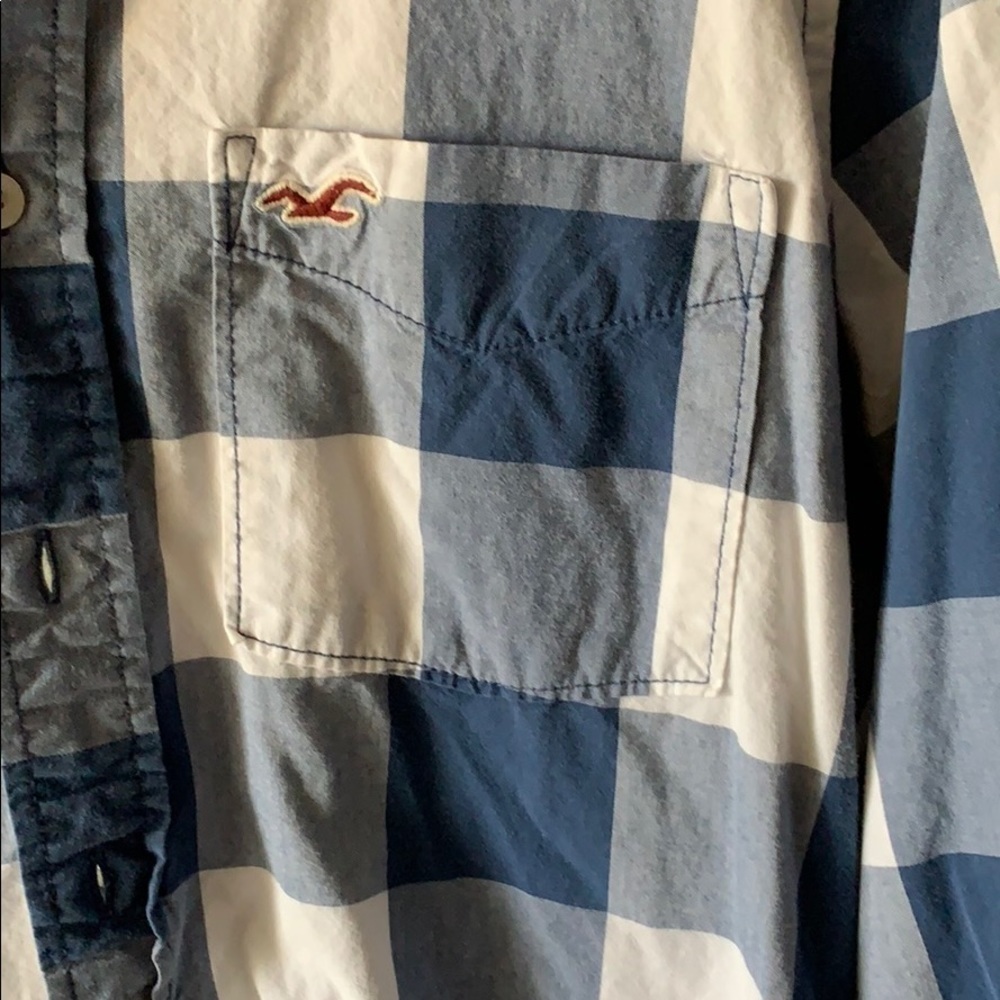 LONG sleeve button down Hollister shirt - Picture 2 of 4